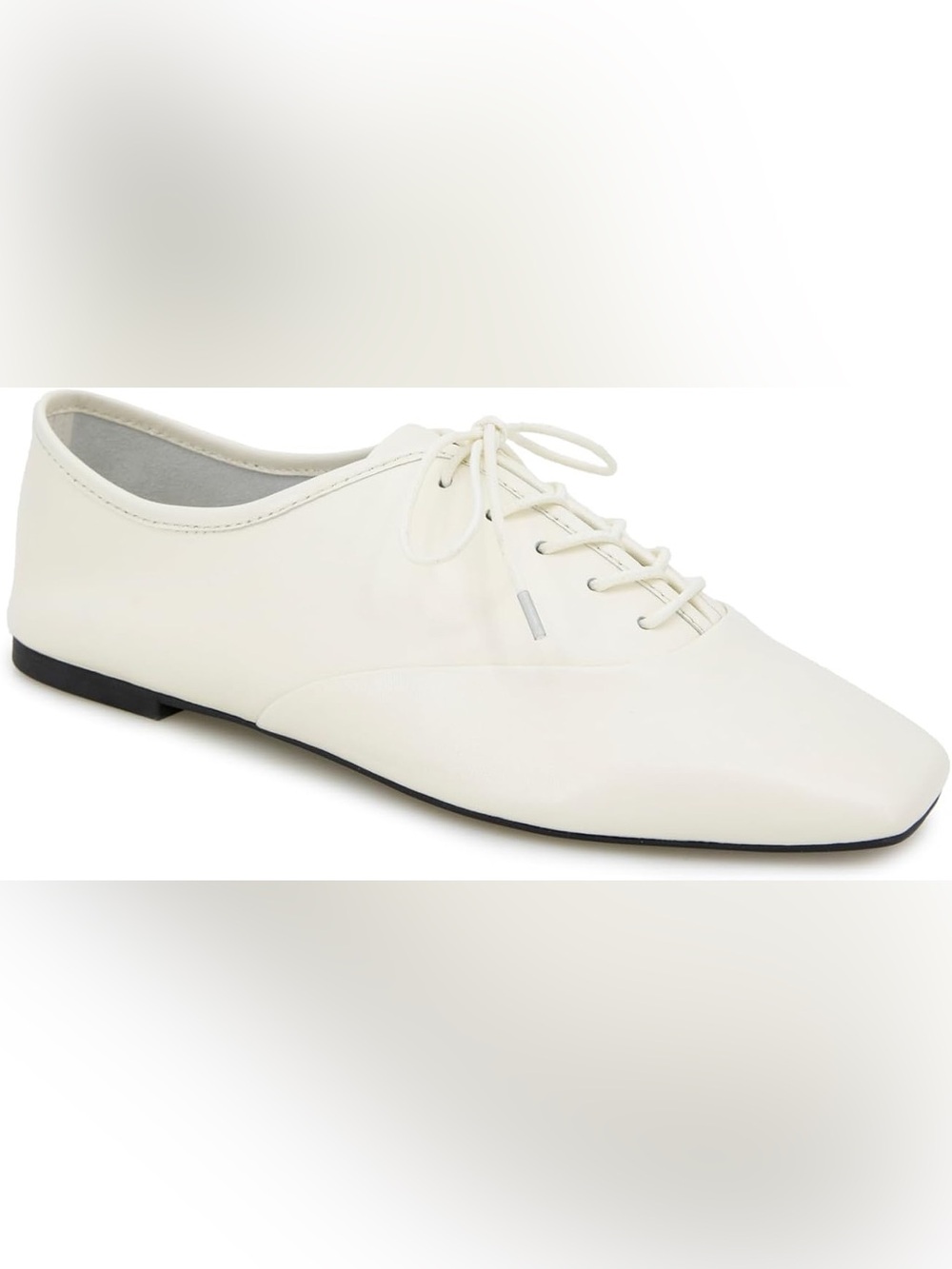 New in Box• Kenneth Cole Justice Oxford/Jazz Shoe, 8.5 ecru